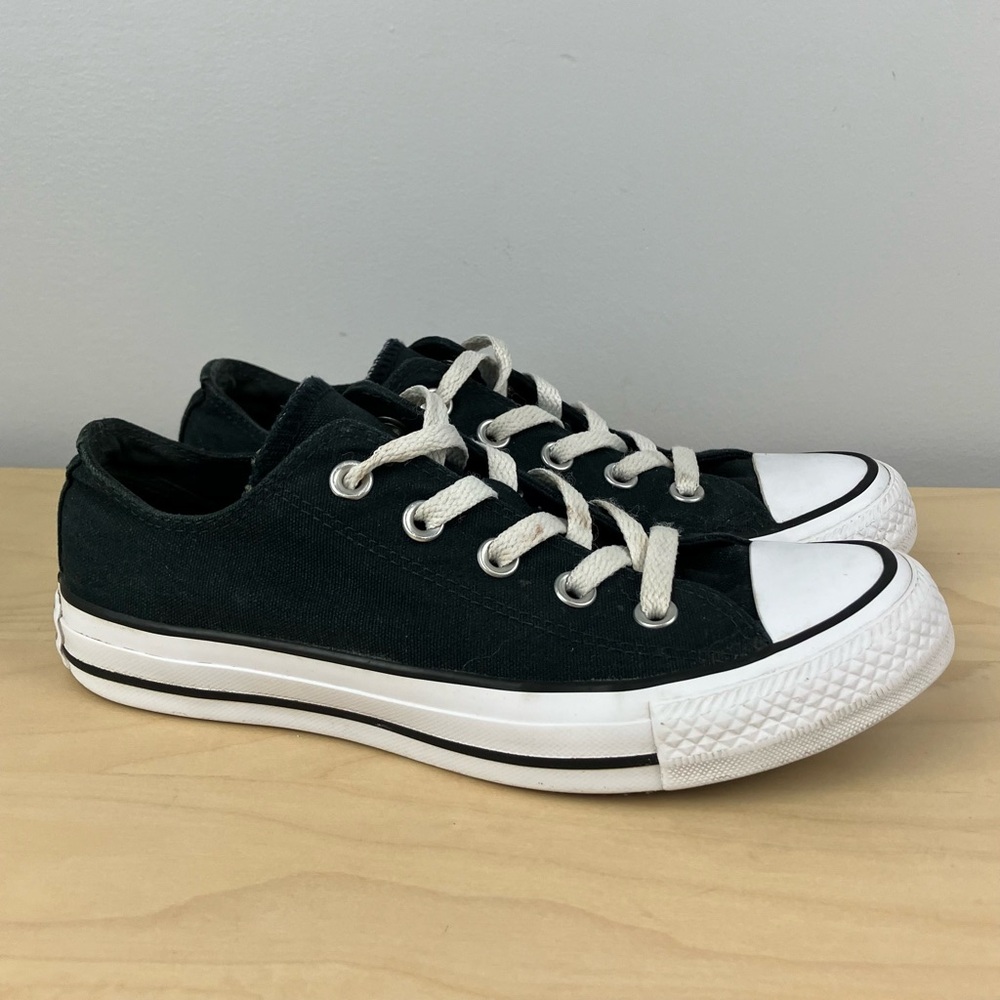 Converse Women’s Size 6.0 All Star Chuck Taylor Low Top Black & White Shoes